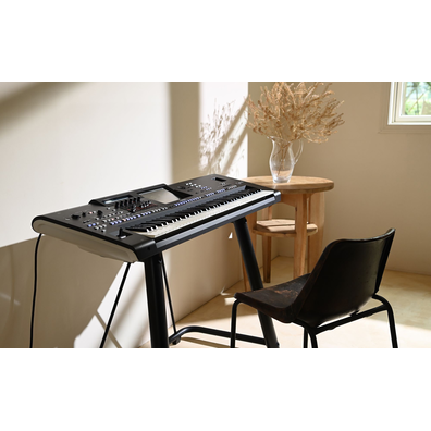 Genos2 on the dedicated L-7B keyboard stand