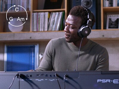 Imagen de característica de la función Auto Chord Play del PSR-E583