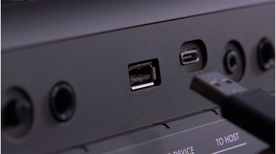 Imagen de característica de conectividad y salida del PSR-E583