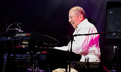 Minoru Mukaiya playing an instrument