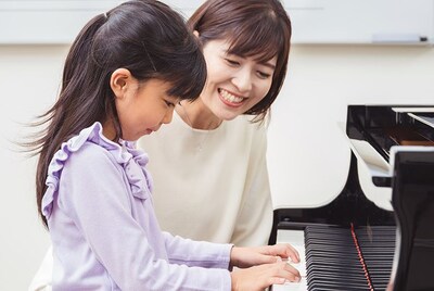 Instrucción impartida por profesores certificados de Yamaha, que garantizan un desarrollo de habilidades constante.